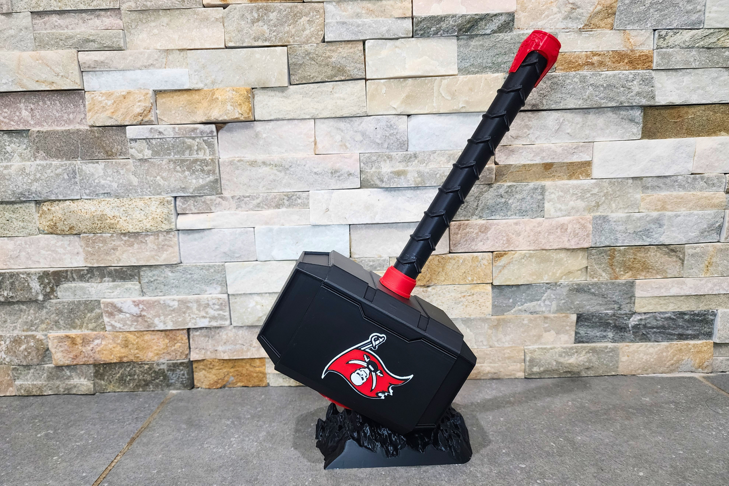 Tampa Bay Buccaneers 3D Printed Hammer – Sports Fan Decor