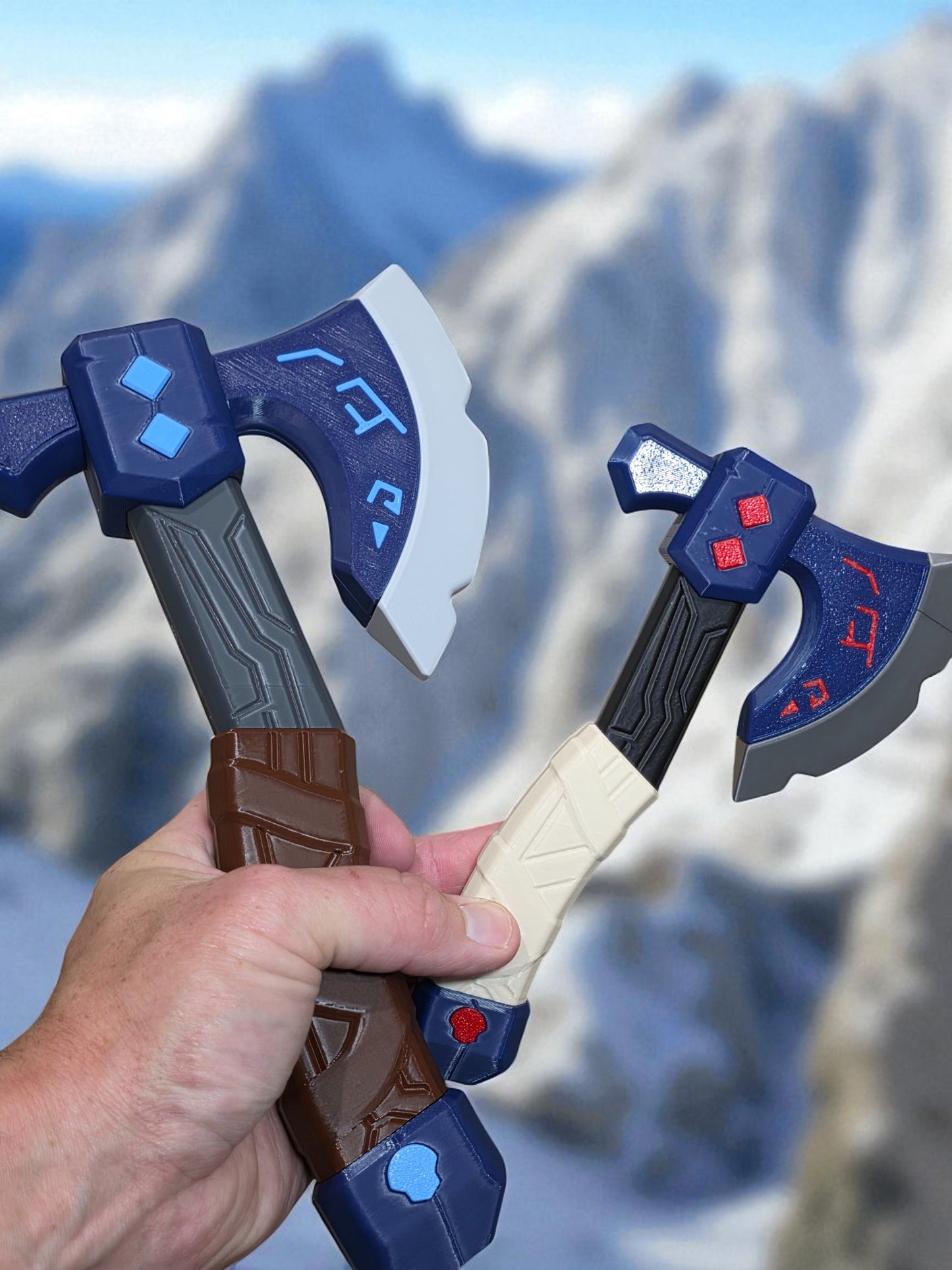 3D-Printed Frostvein Fantasy Axe Prop | Cosplay & Collectible Display