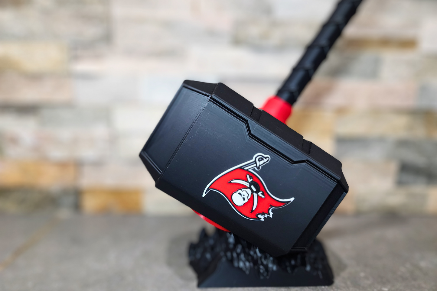 Tampa Bay Buccaneers 3D Printed Hammer – Sports Fan Decor