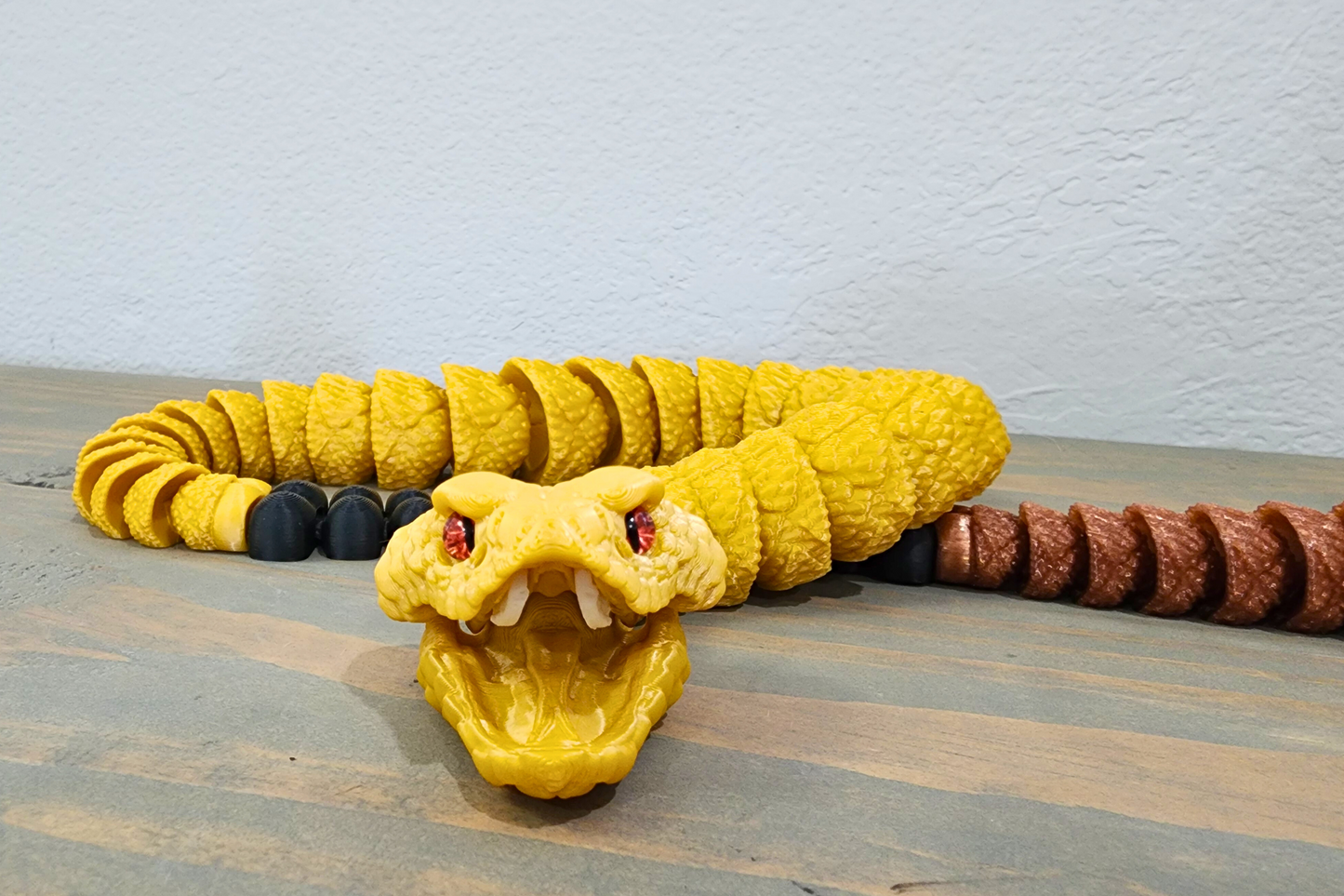 3D Printed Rattlesnake Model – 21" Long – Movable Fangs & Mouth, Flexible Body – Solid Color Snake