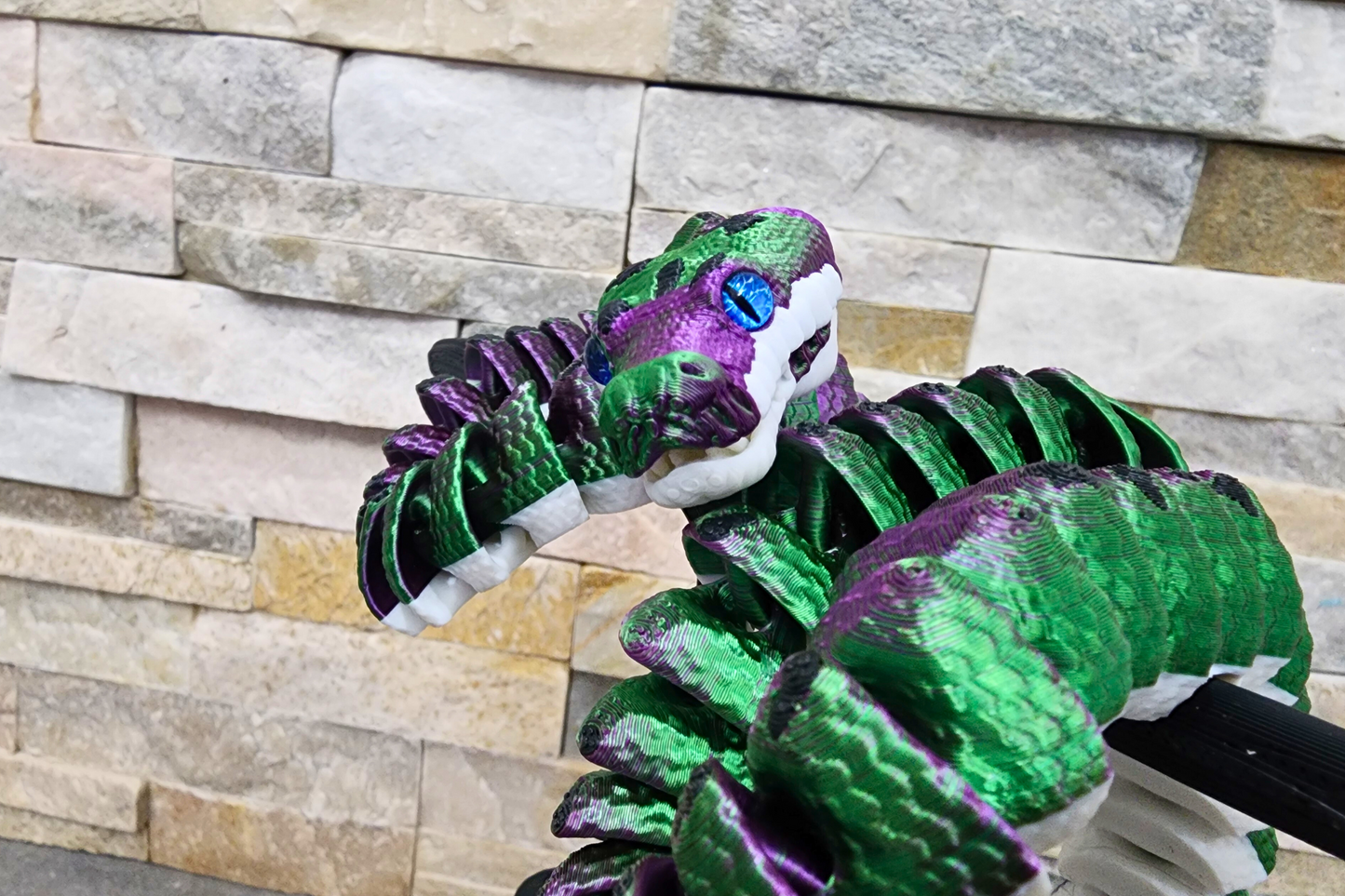 3D Printed Green Tree Python – Flexible Body, Movable Mouth, Glass Eyes – Silk Colors – Optional Branch Stand