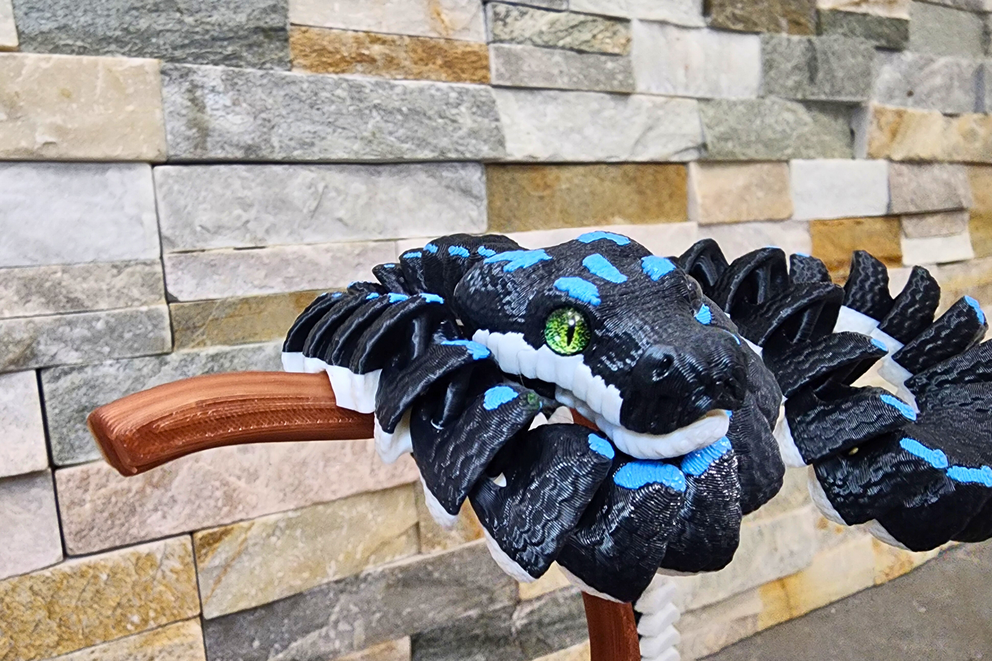 3D Printed Green Tree Python – Flexible Body, Movable Mouth, Glass Eyes – Silk Colors – Optional Branch Stand