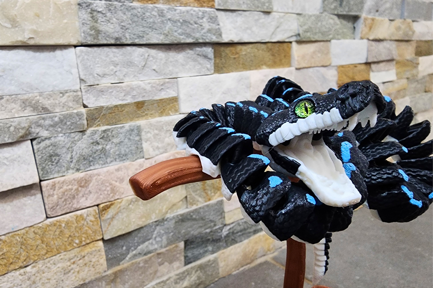 3D Printed Green Tree Python – Flexible Body, Movable Mouth, Glass Eyes – Silk Colors – Optional Branch Stand