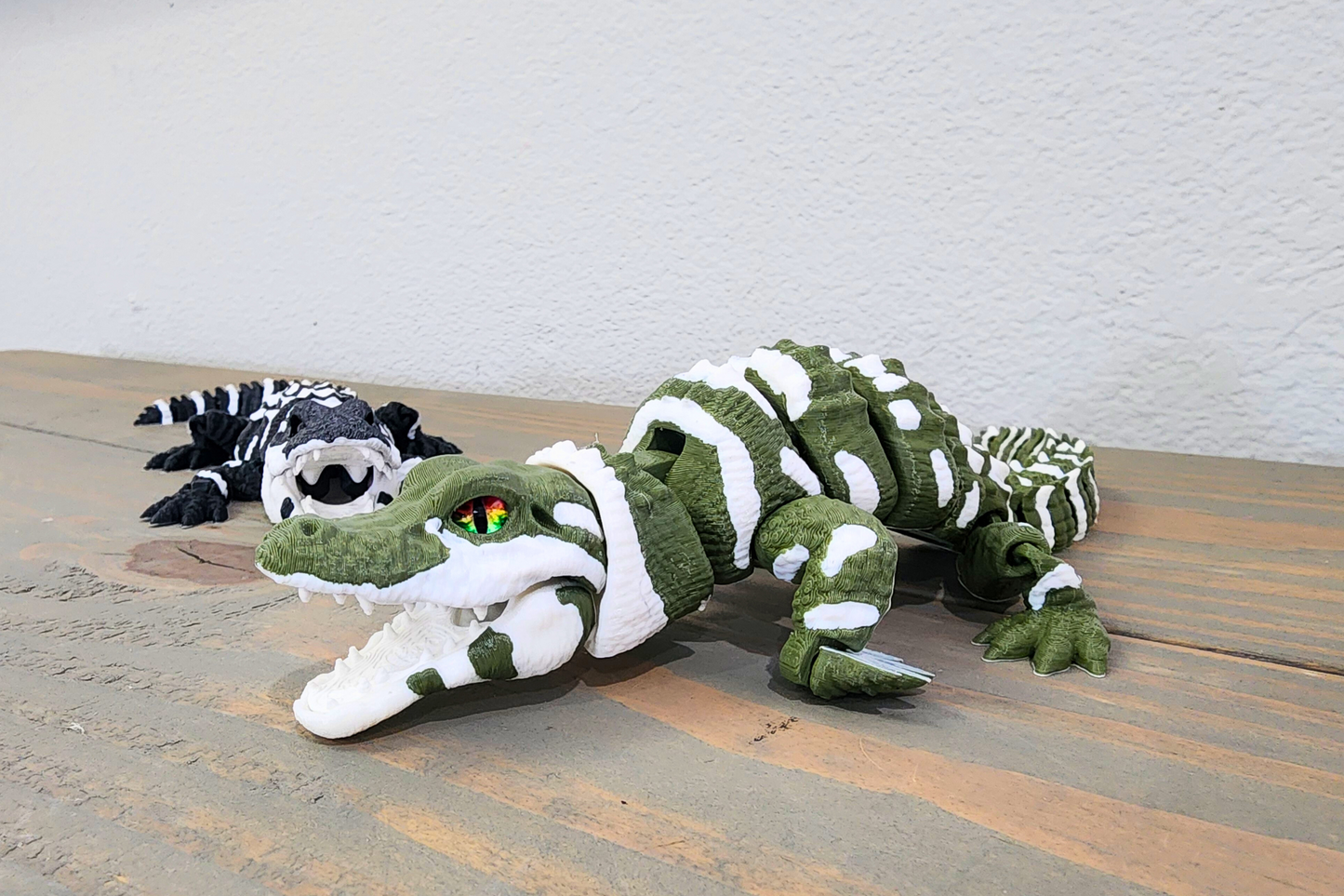 3D-Printed Articulated Alligator with Glass Eyes – Realistic & Poseable
