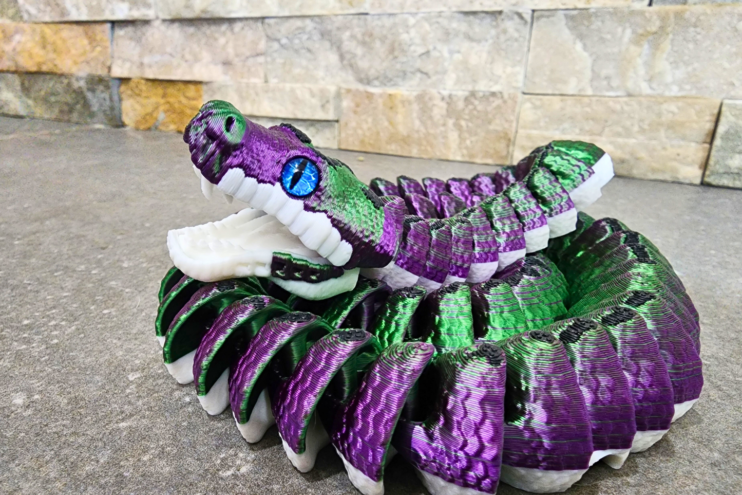 3D Printed Green Tree Python – Flexible Body, Movable Mouth, Glass Eyes – Silk Colors – Optional Branch Stand